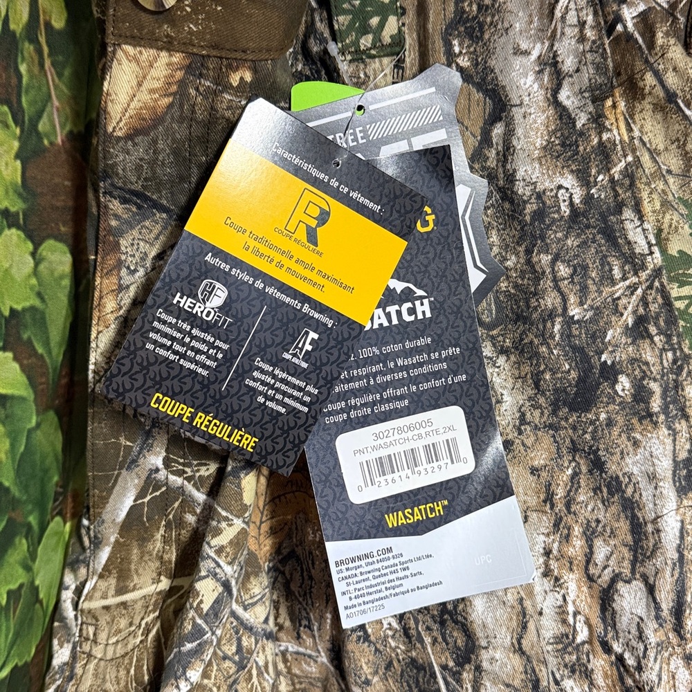 🆕Realtree Camo Cargo Pants in Brown and Green Woodland Print - Picture 3 of 4